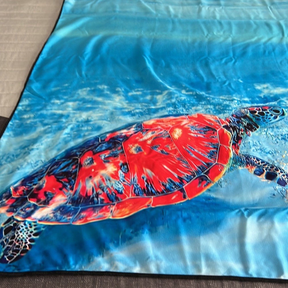 7-NWT (WHITLEY WILLOWS) (TURTLE) beach, microfiber towel size35”X70”